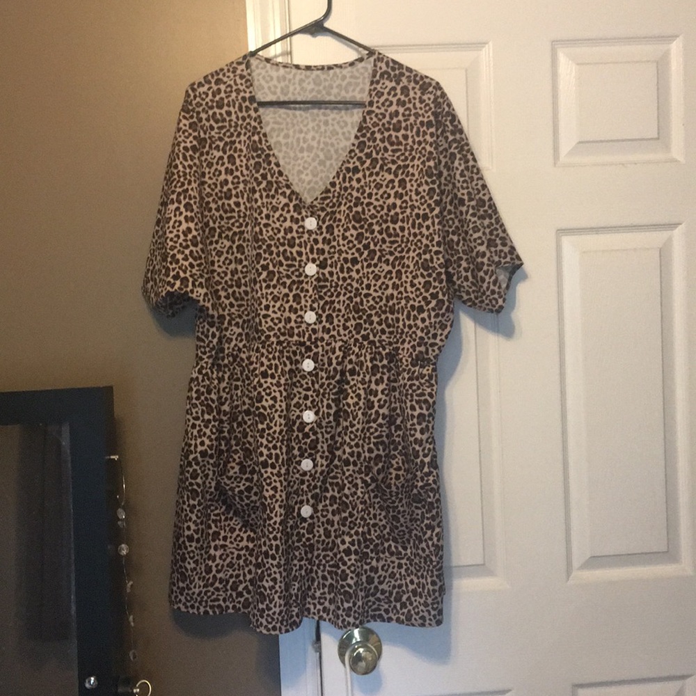 Leopard print V neck swift dress